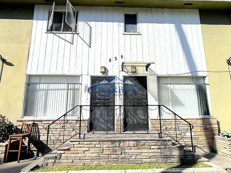 Los Angeles Condo: 535 S. Manhattan Place