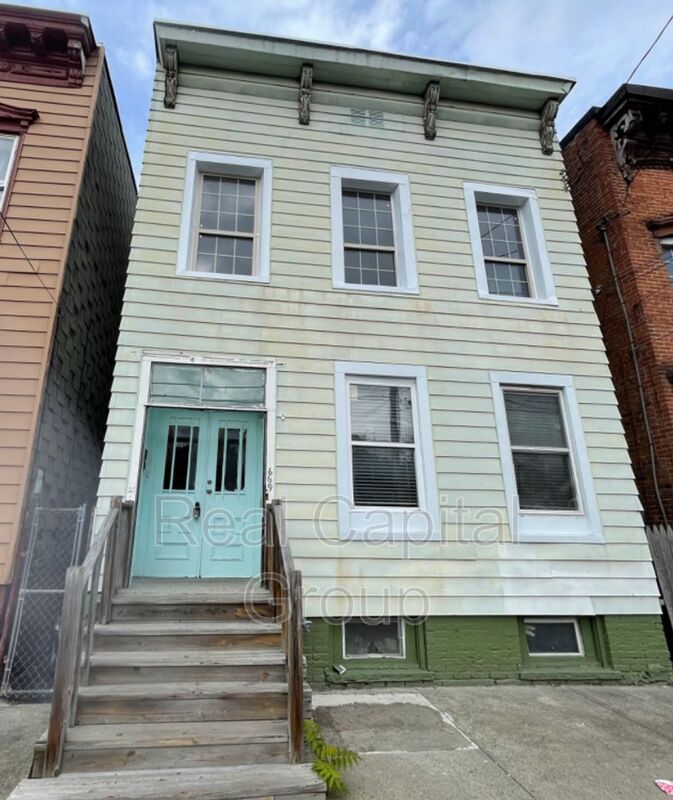 Albany Condo: 669 Clinton Ave