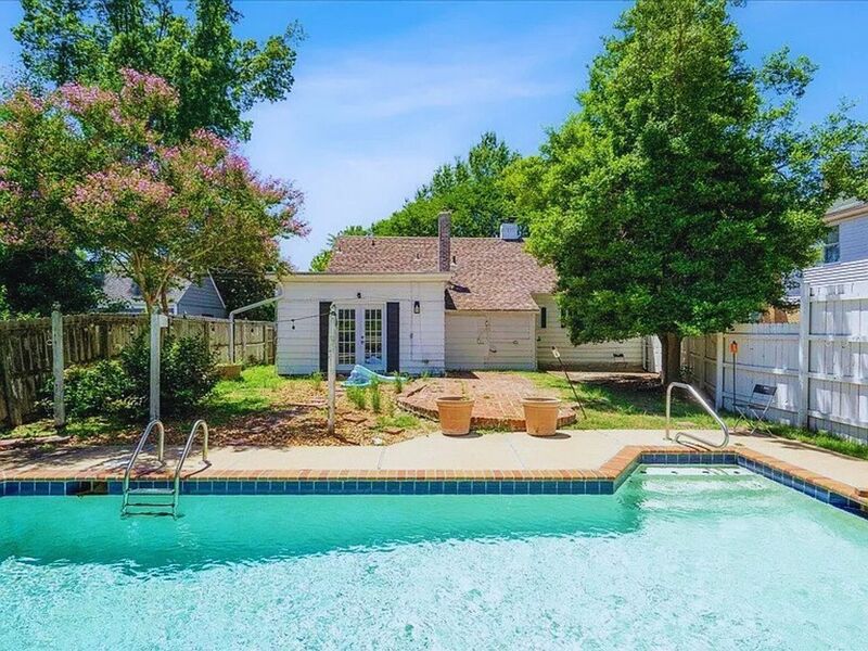 Memphis House: 816 Charles Place
