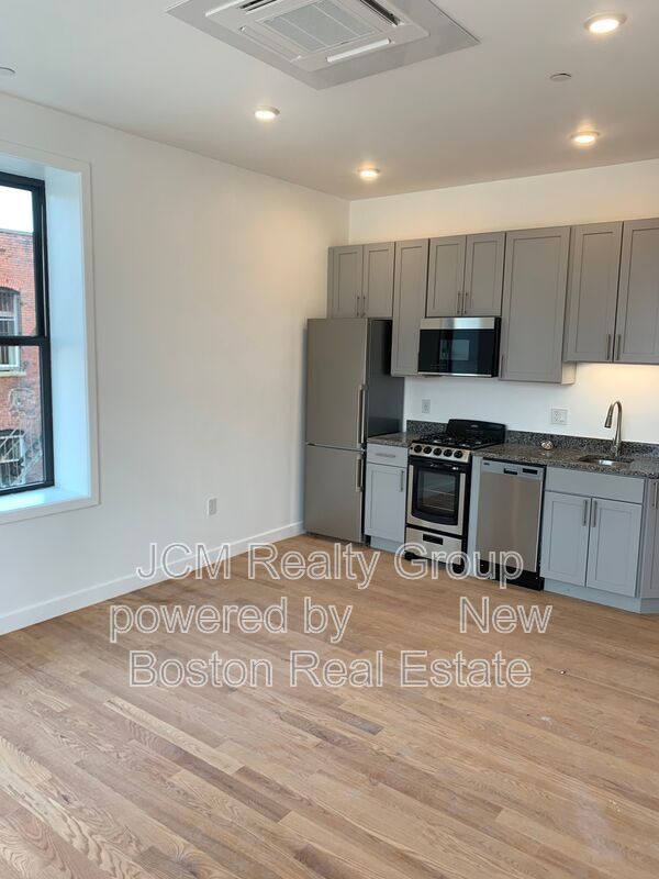Lynn Condo: 64 Market Street