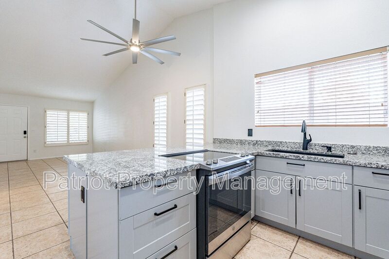 Mesa House: 3316 E Crescent Ave