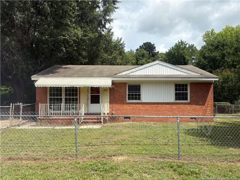 Fayetteville House: 2838 Coronada Parkway