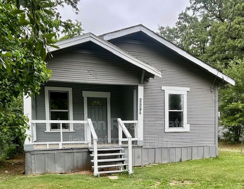 SHREVEPORT House: 2544 Dupont St.