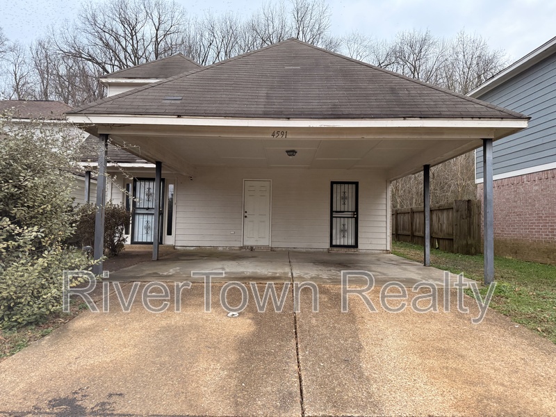 Memphis House: 4591 Addington Dr