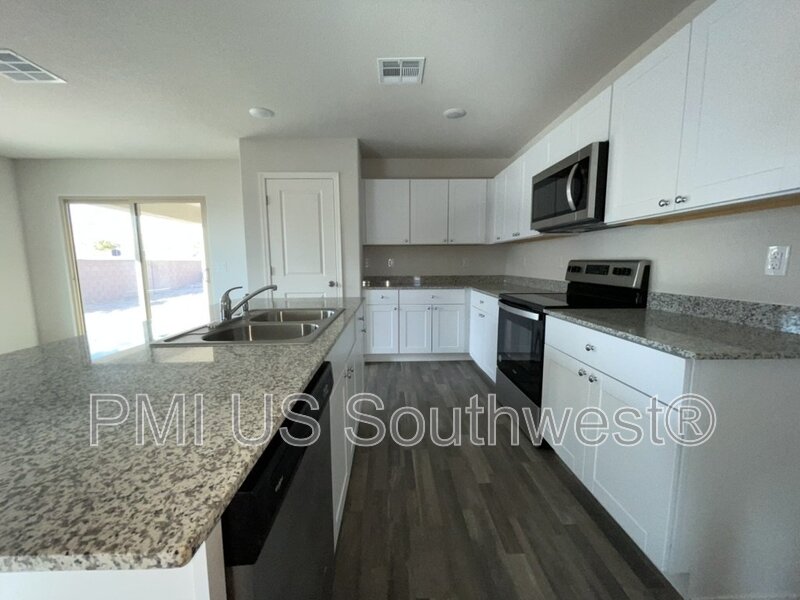 Mohave Valley House: 6564 S Mystic Ave