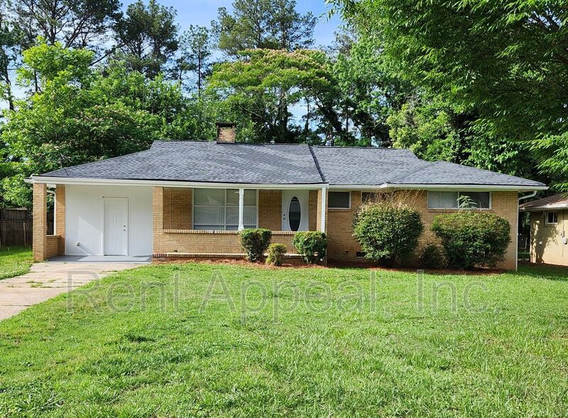 Decatur House: 3415 Hyland Dr