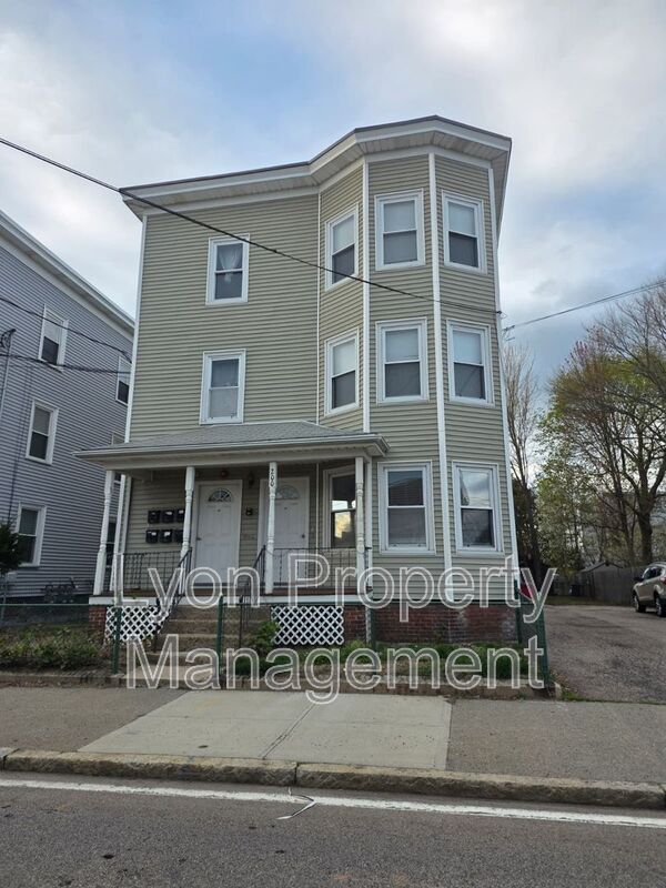Pawtucket Condo: 200 Benefit