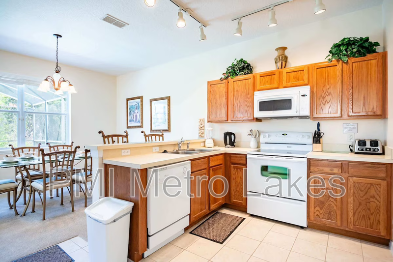 Davenport House: 194 Blue Jay Way