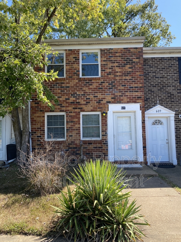 Fredericksburg Townhome: 611 Anvil Road