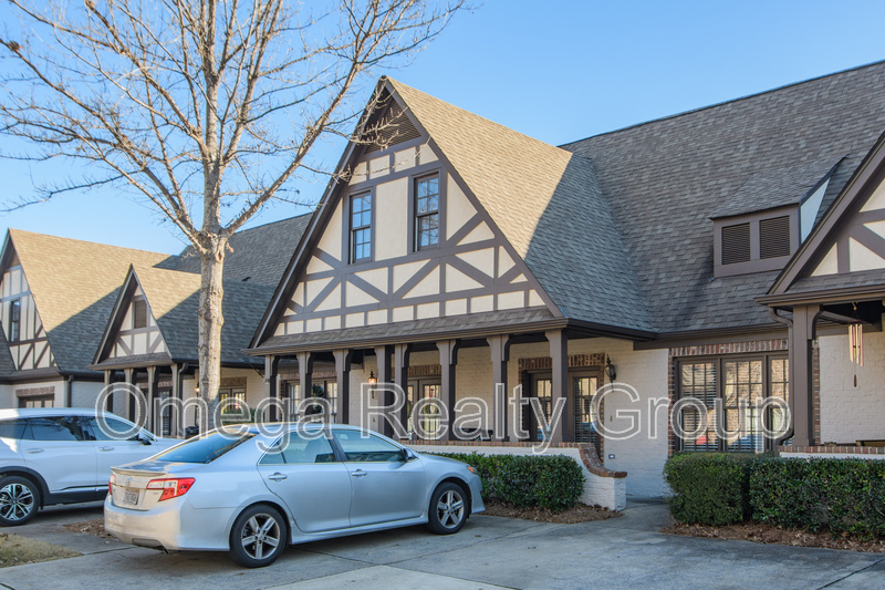 Birmingham Condo: 2016 Acton Park Way
