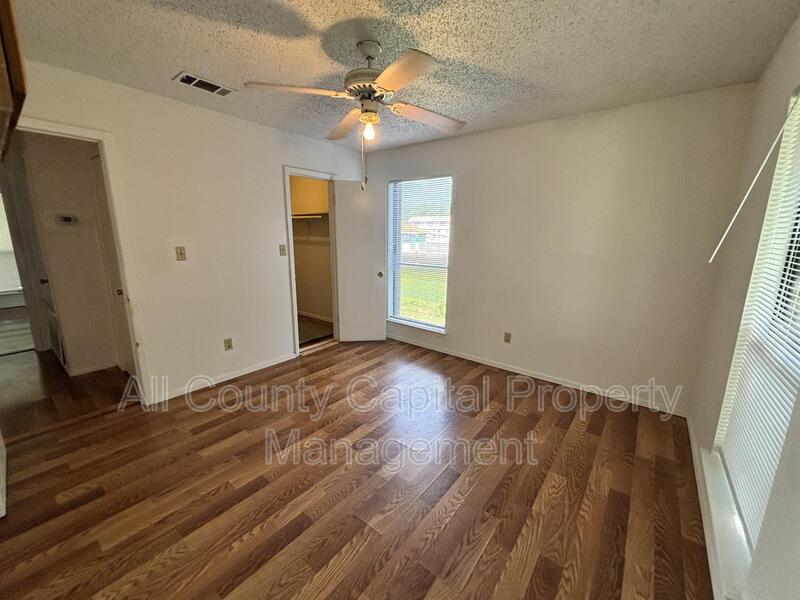 San Marcos Condo: 249 Craddock Ave #D