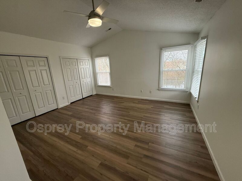 Elegant Residence in a Private Cul-de-Sac! "ASK ABOUT OUR ZERO DEPOSIT" - Photo 8