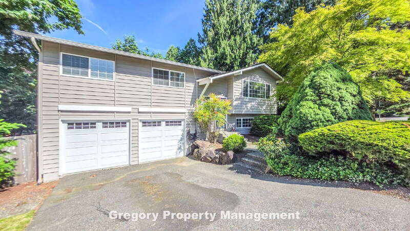 Bothell House: 17606 Brook Blvd