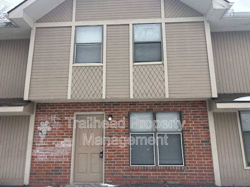 Ferrelview Townhome: 219 N Garrison Ave