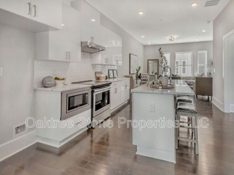 Atlanta House: 456 Parkway Dr NE