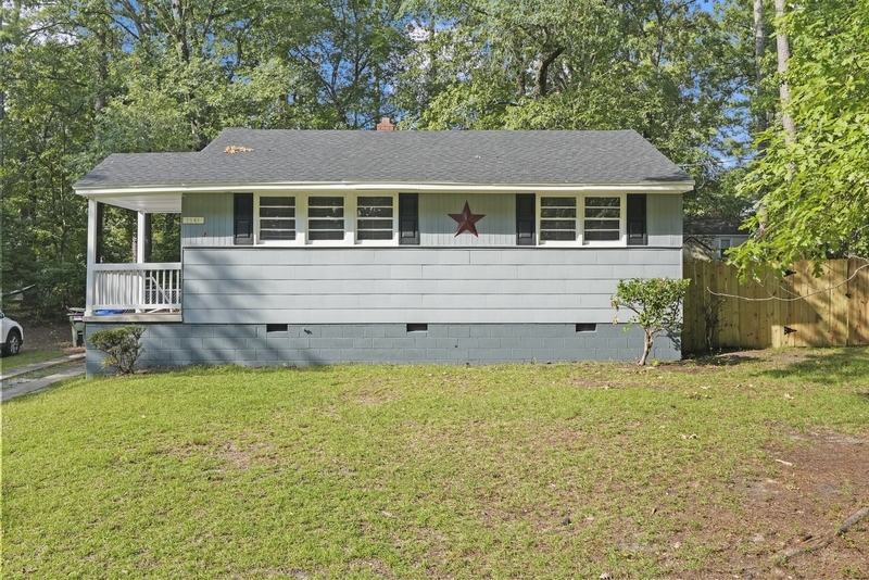 Fayetteville House: 1141 Acorn Street