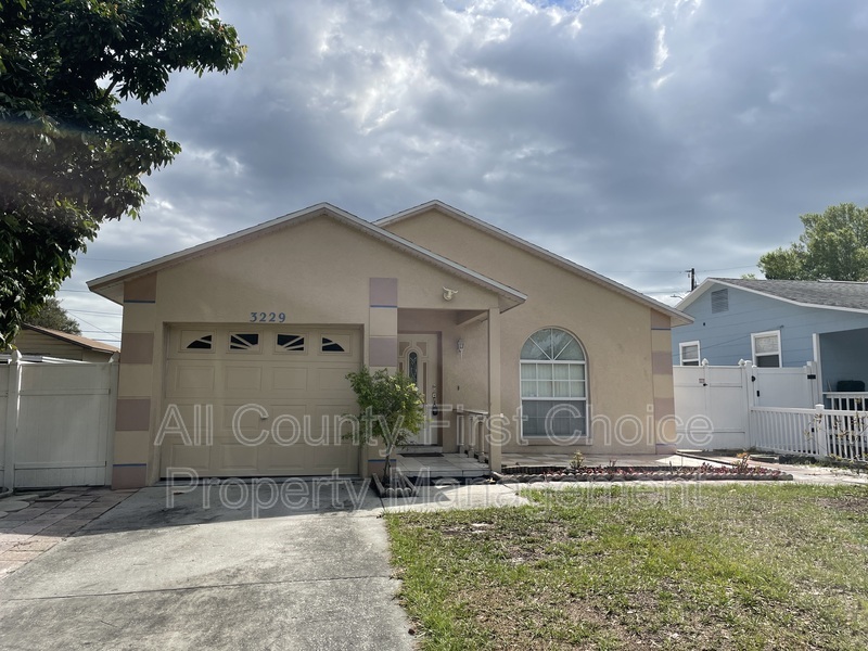 St. Petersburg House: 3229 23rd St N