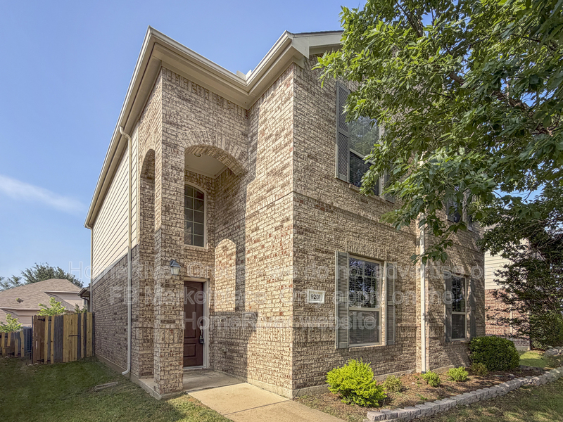 Crossroads House: 9201 Remington Dr