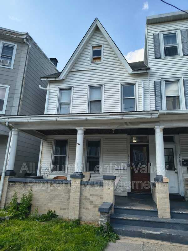 Easton Condo: 1507 Washington St