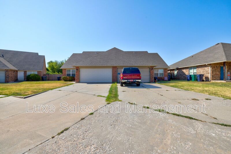 Oklahoma City House: 9604 SW 17th Street