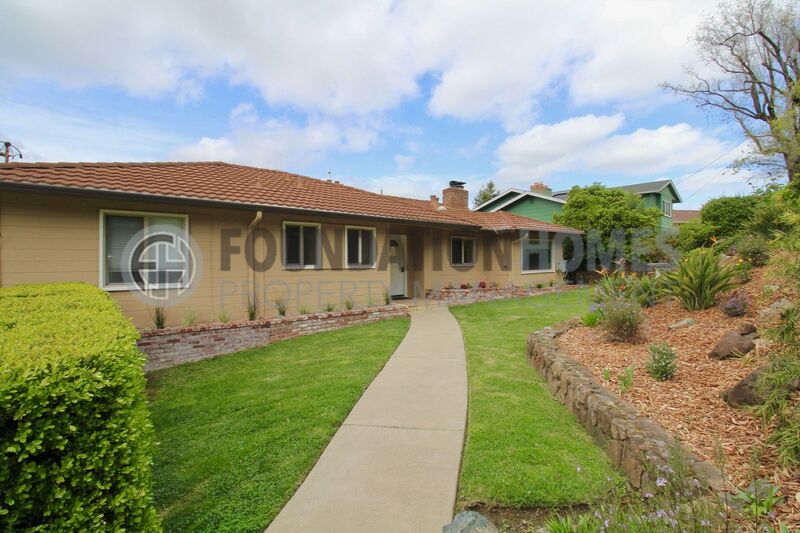 San Rafael Condo: 17 Portola Ave-Upper
