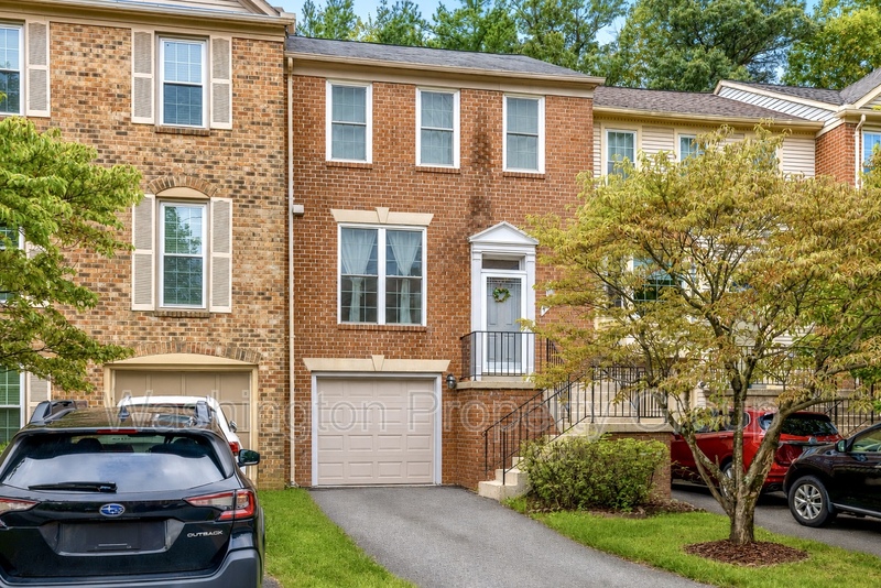 Fairfax Townhome: 4267 Fox Lake Dr
