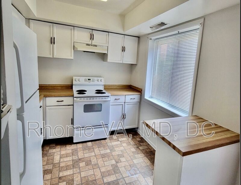 Alexandria Condo: 3220 S 28th Street