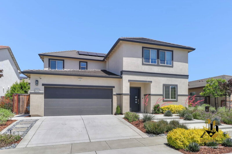 Roseville House: 8256 Schellhous Dr