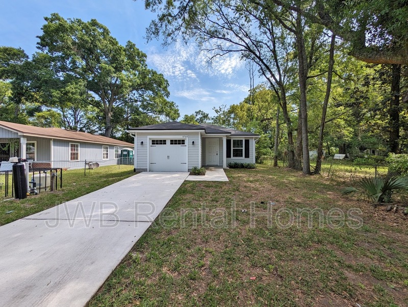 Jacksonville House: 5741 Teeler Ave