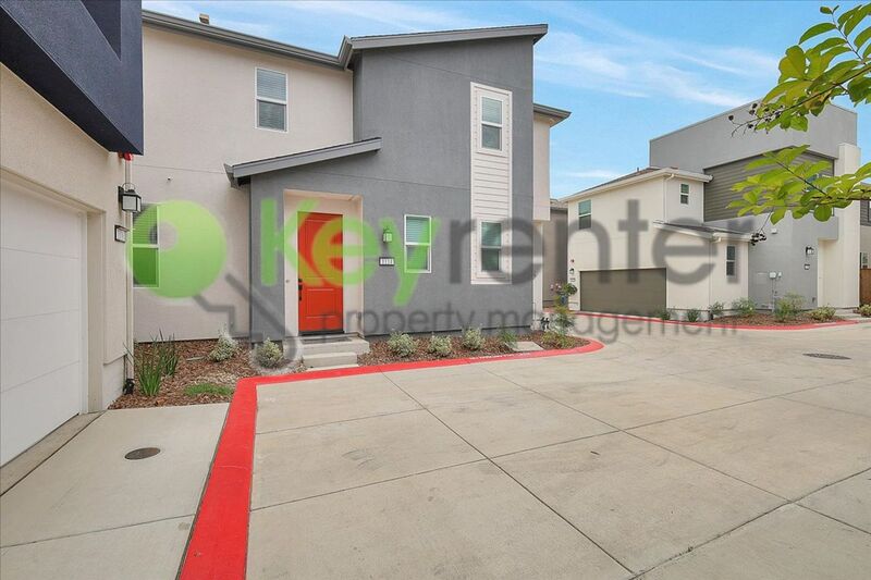 Rocklin House: 1114 Bengal Loop
