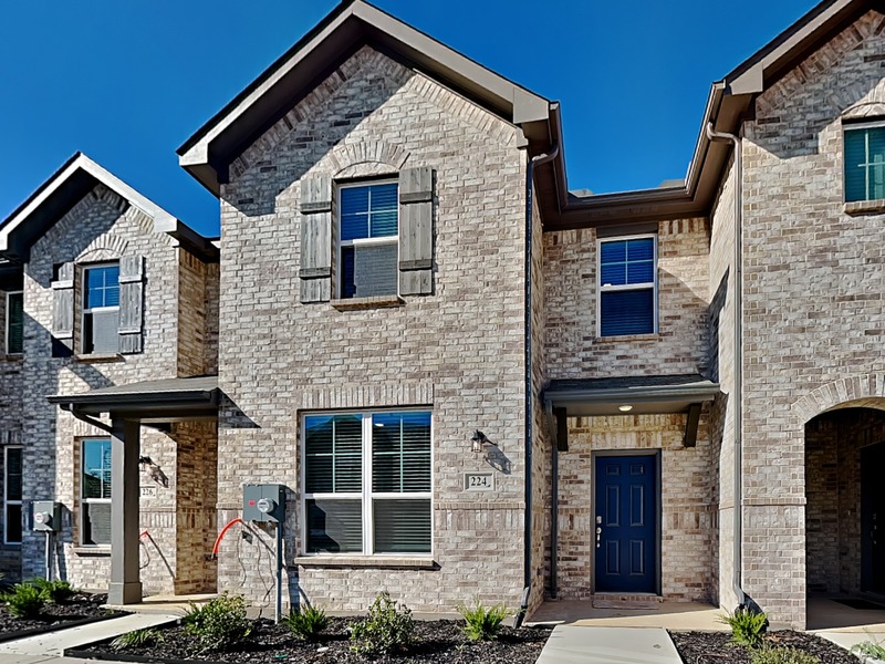 Fort Worth House: 224 Wagon Spoke Way