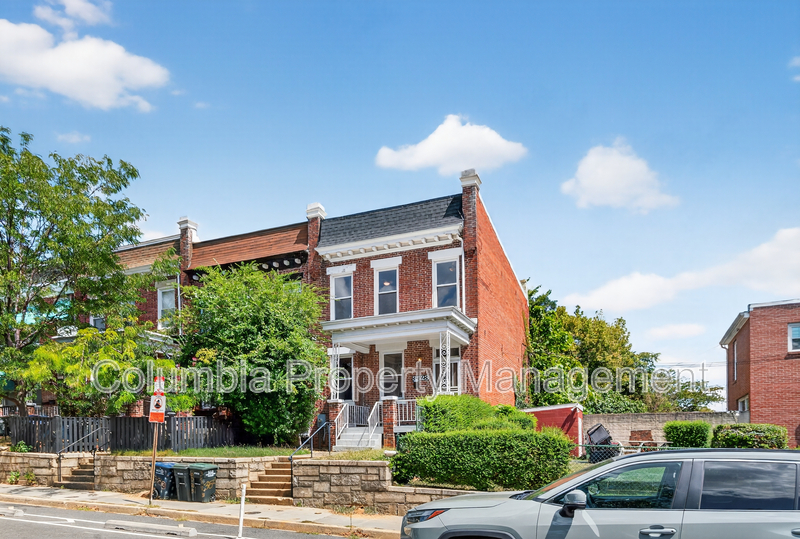 Washington House: 3523 Warder St NW