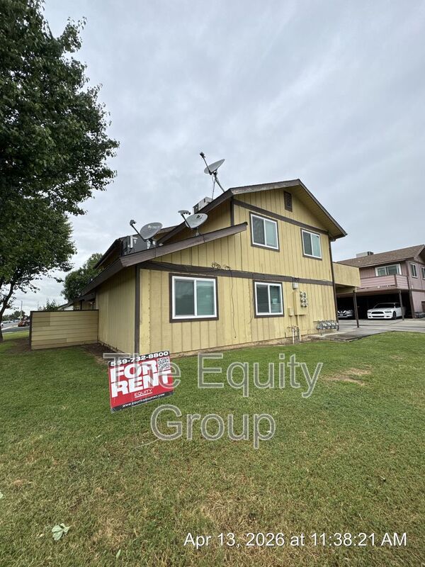 Exeter Condo: 800 Monarch Circle