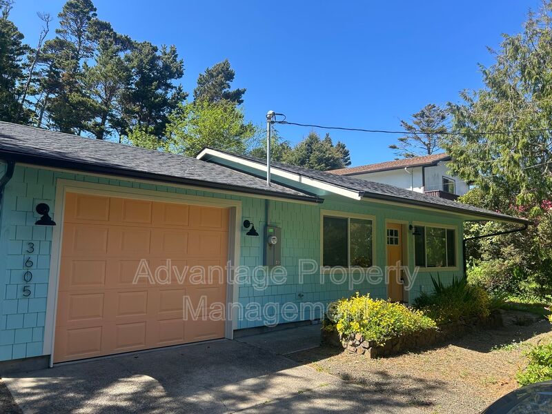 Depot Bay House: 3605 Sea Mist Ave