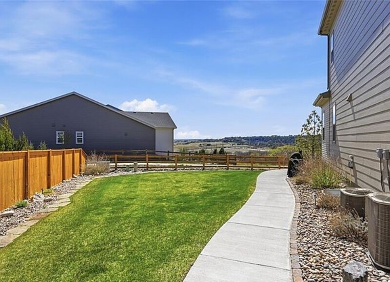Main Rental Photo 18