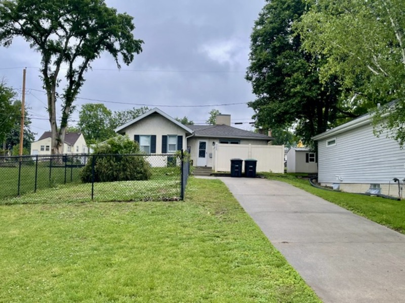 Omaha House: 6066 Charles Street