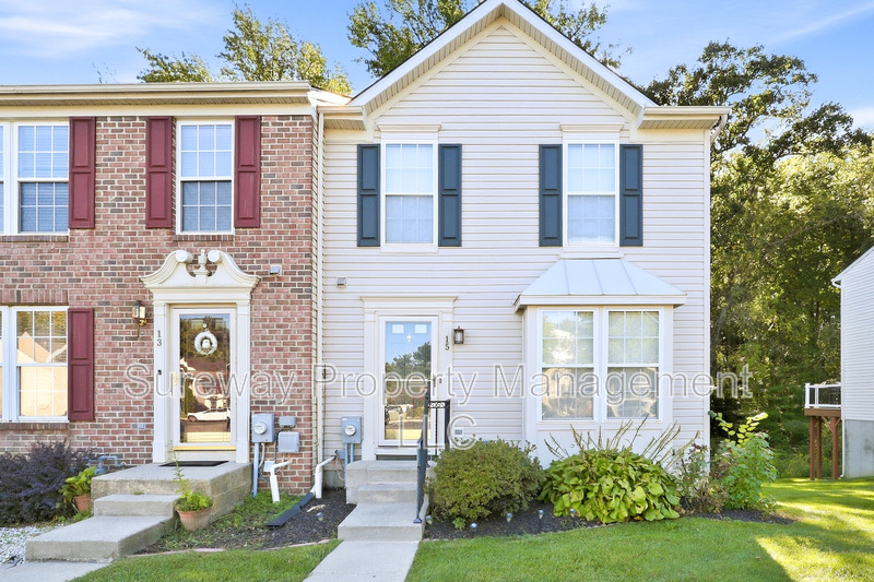 Burlington Townhome: 15 Guilford Place