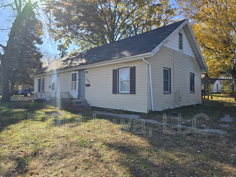 Waterloo House: 1125 North Barclay Street