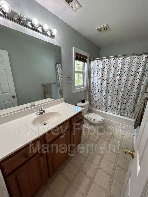 Welcome to this charming home in the heart of Chesapeake 