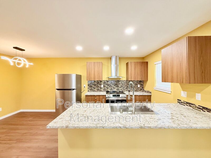 Vancouver Townhome: 5711 NE 74th Ct
