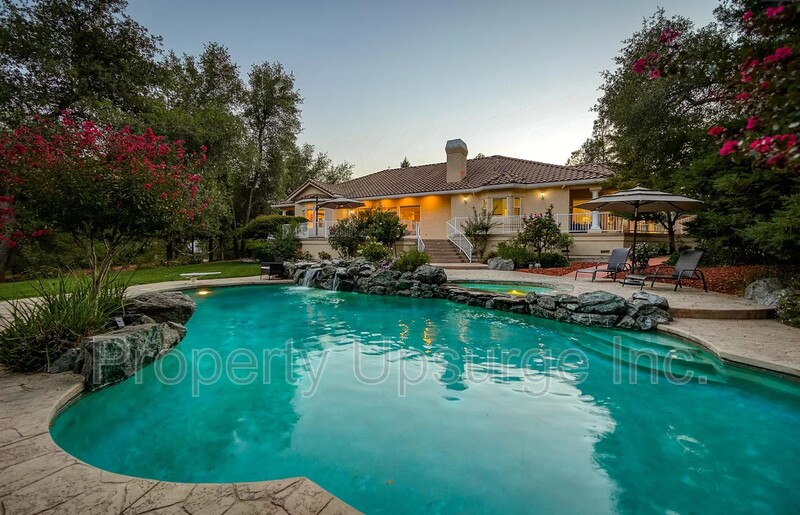 Redding House: 13497 Tierra Heights Road