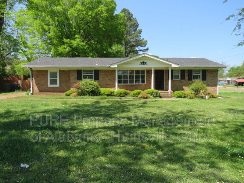 Huntsville House: 4700 Sparkman Dr.