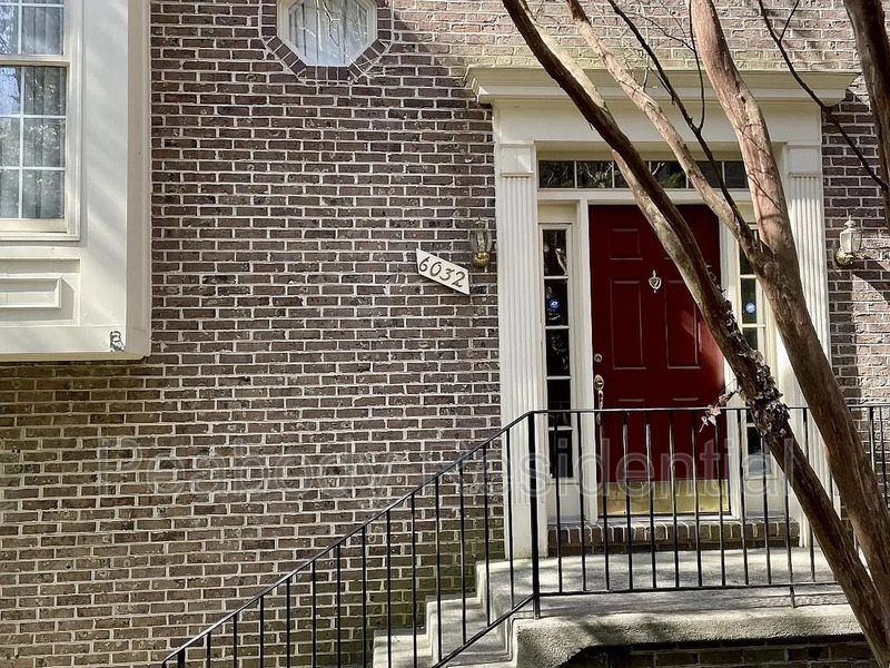 Falls Church House: 6032 Kelsey Ct
