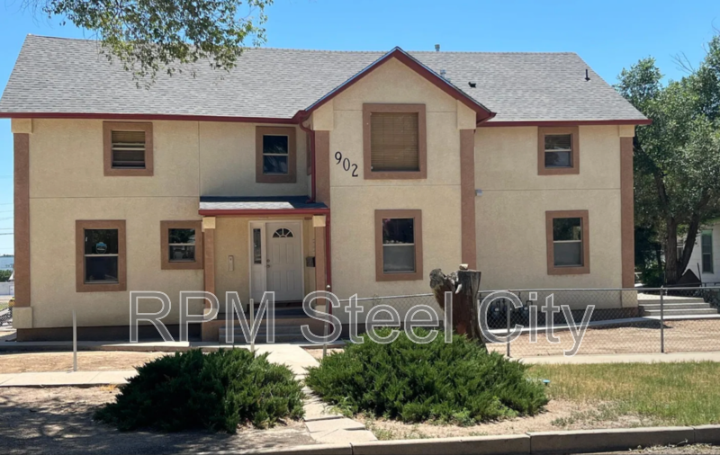 Pueblo House: 902 W 11th St