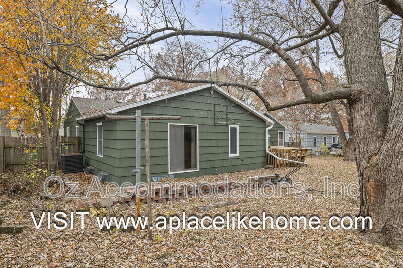 Shawnee House: 6535 Melrose Ln