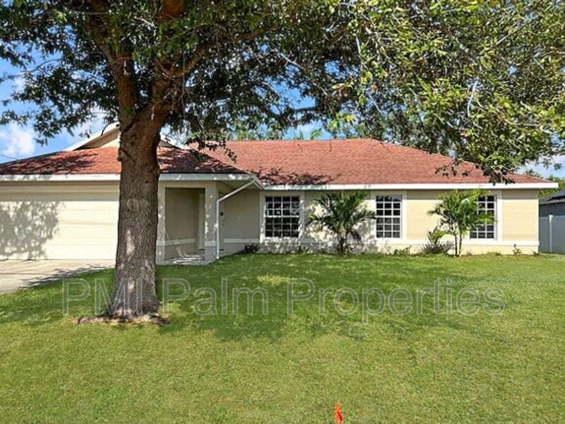 Port Saint Lucie House: 117 SW Glenwood Dr