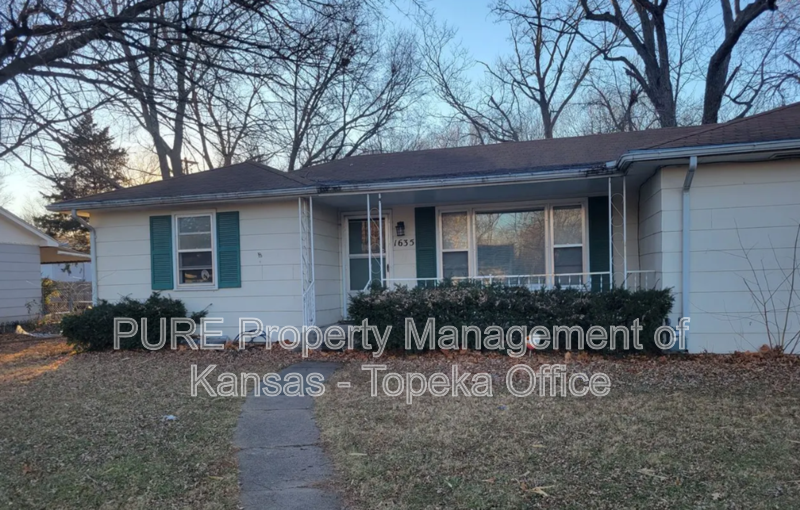 Topeka House: 1635 SW Burnett Road
