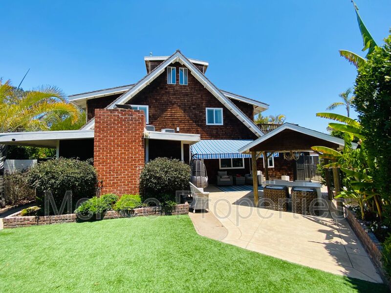 Coronado House: 269 Palm Avenue