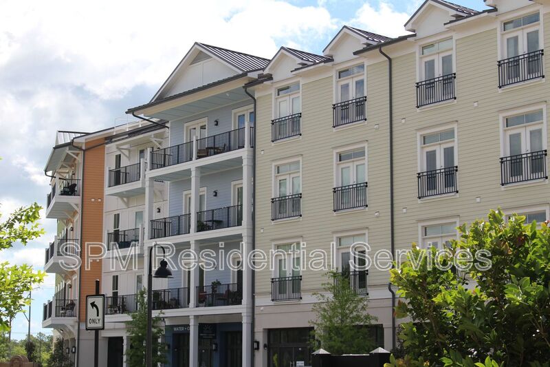 Wilmington House: 204 Arcadian Row