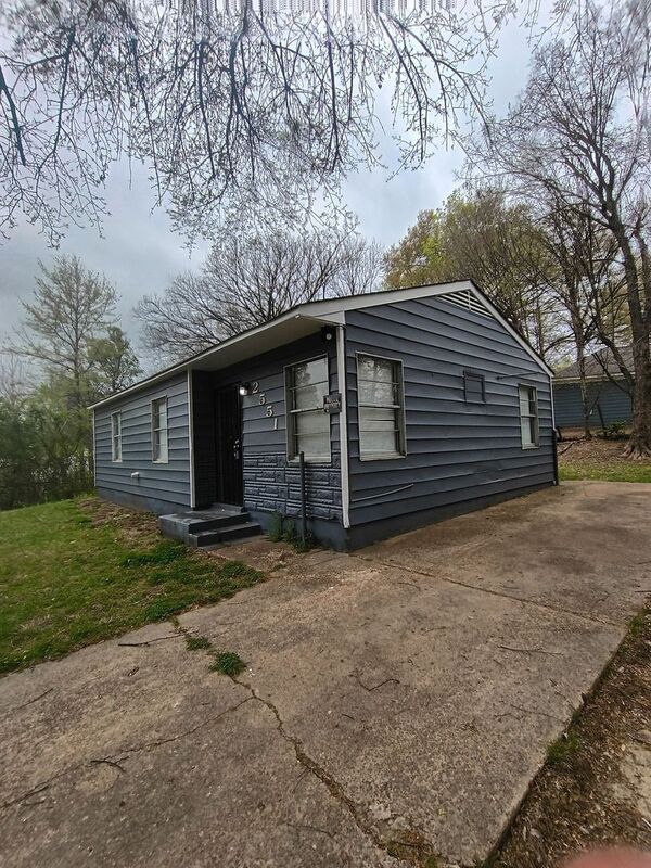 Memphis House: 2551 Dakar Ave